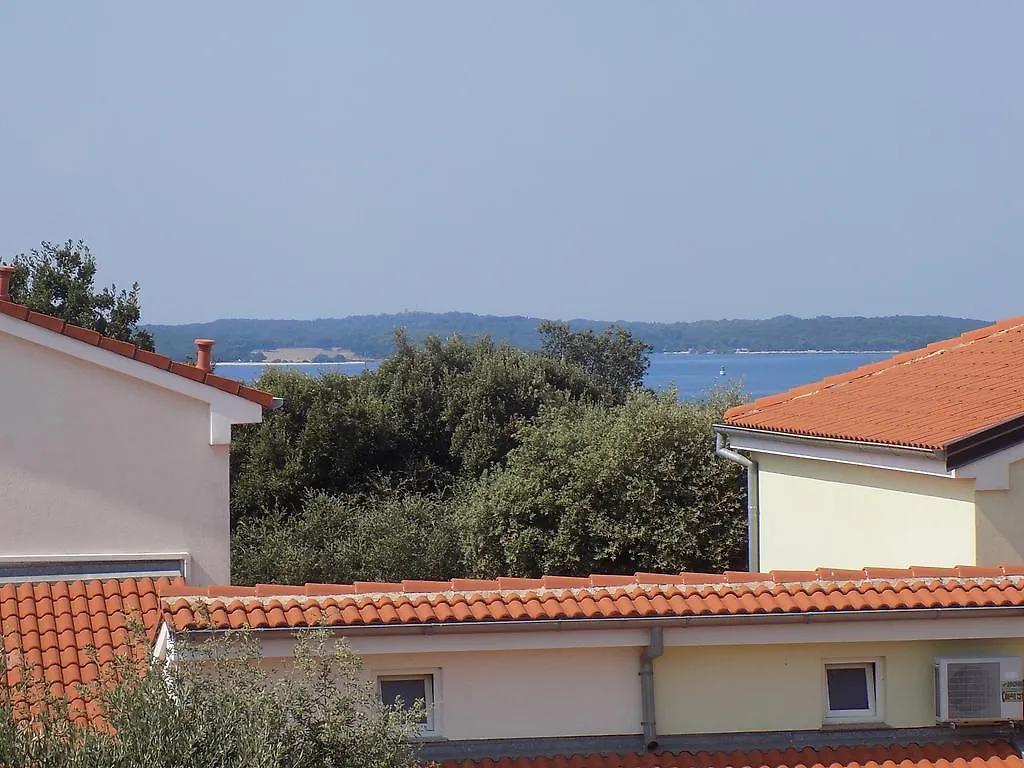 Apartment Thea Pula