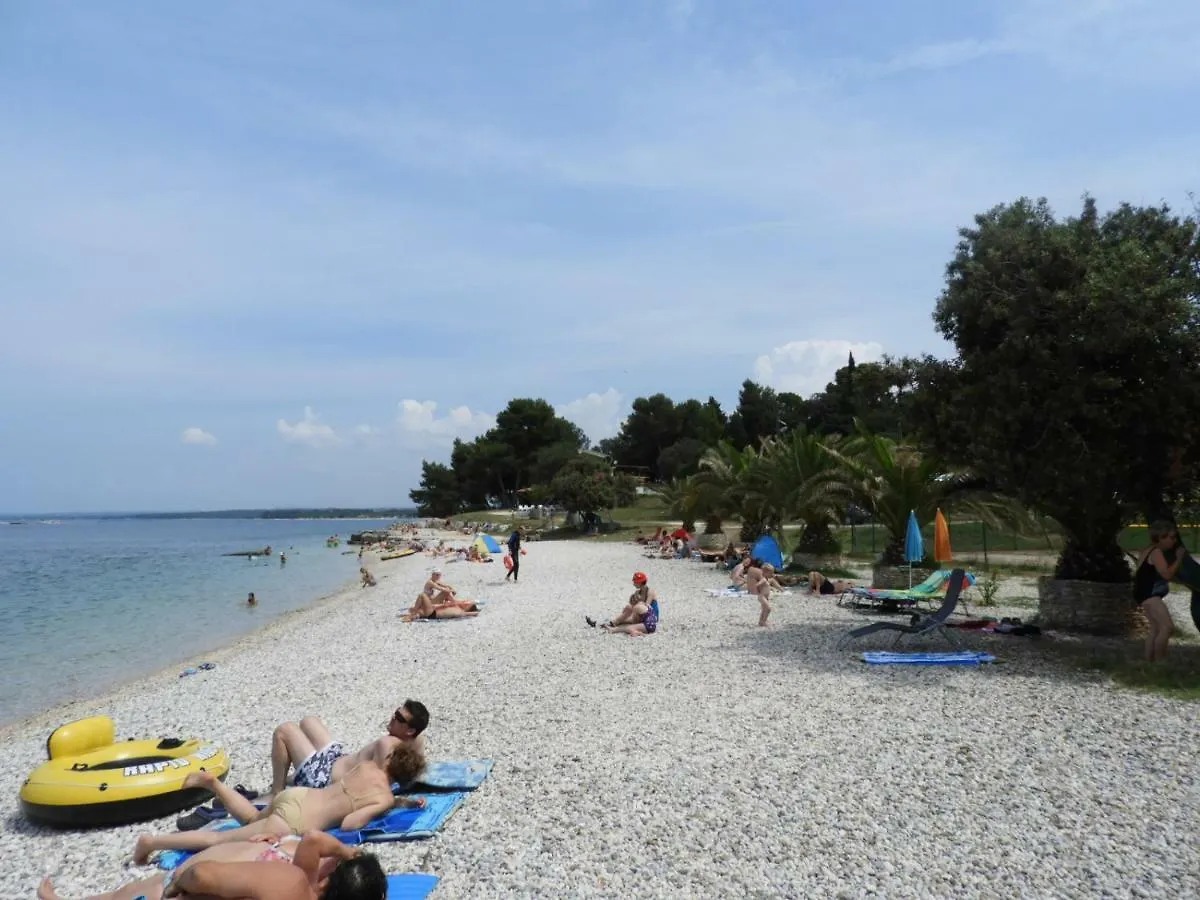 Apartment Thea Pula