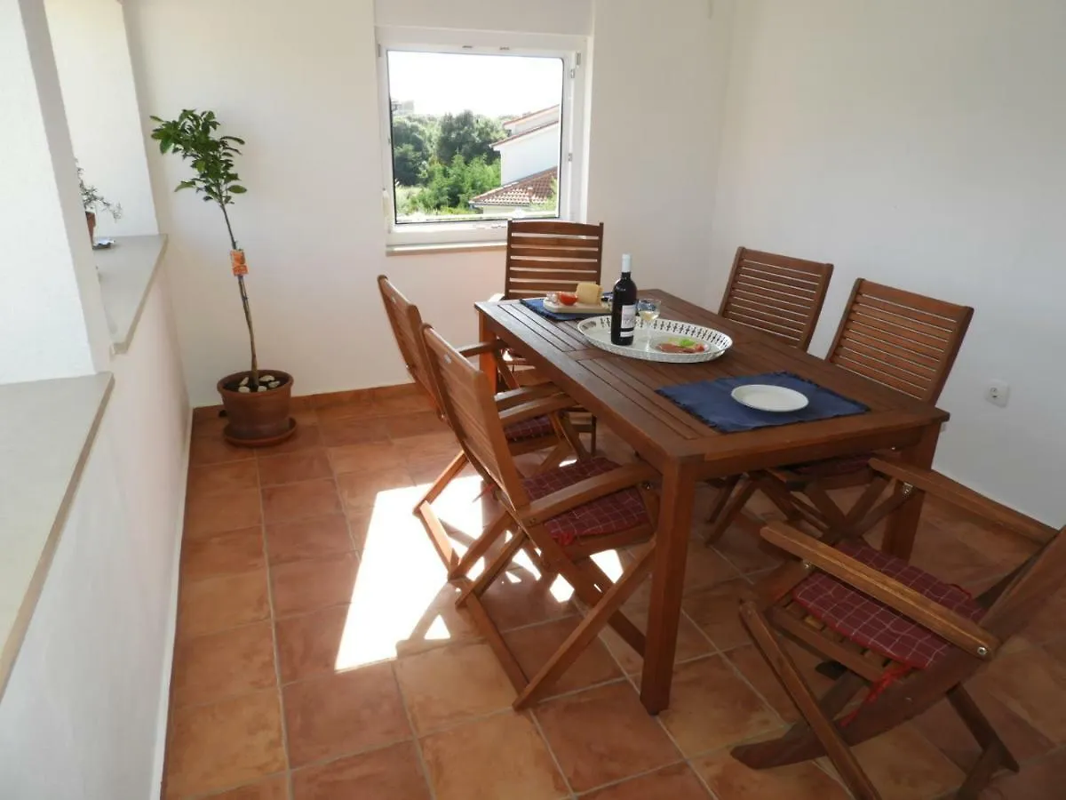 Apartment Thea Pula