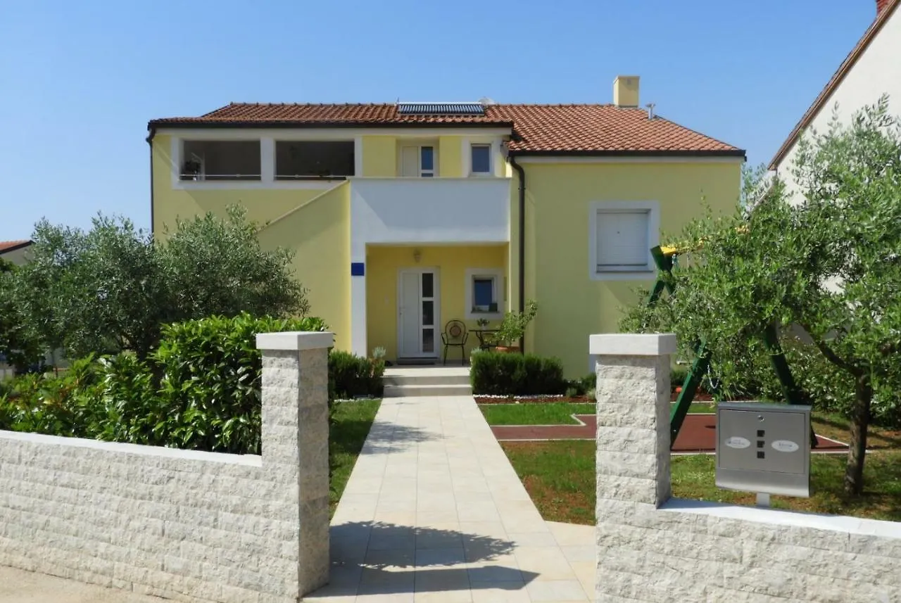 Apartment Thea Pula 0*,  Hırvatistan